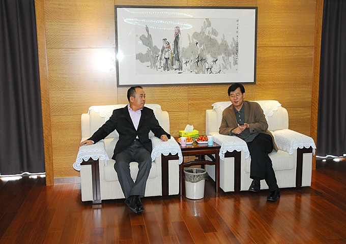 市委常委、宣傳部長(zhǎng)初寶杰來(lái)集團(tuán)視察